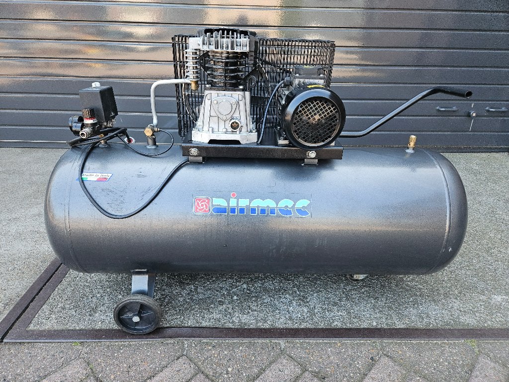 Compressor Airmac 2,2 KW met 200 liter tank Fiac, 100 liter of meer, Ophalen, Gebruikt