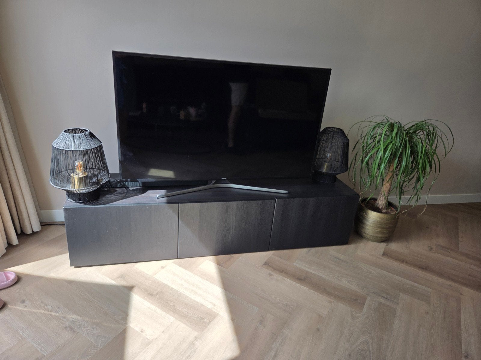 Tv meubel ikea besta, Gebruikt, 150 tot 200 cm, Ophalen of Verzenden, Minder dan 100 cm