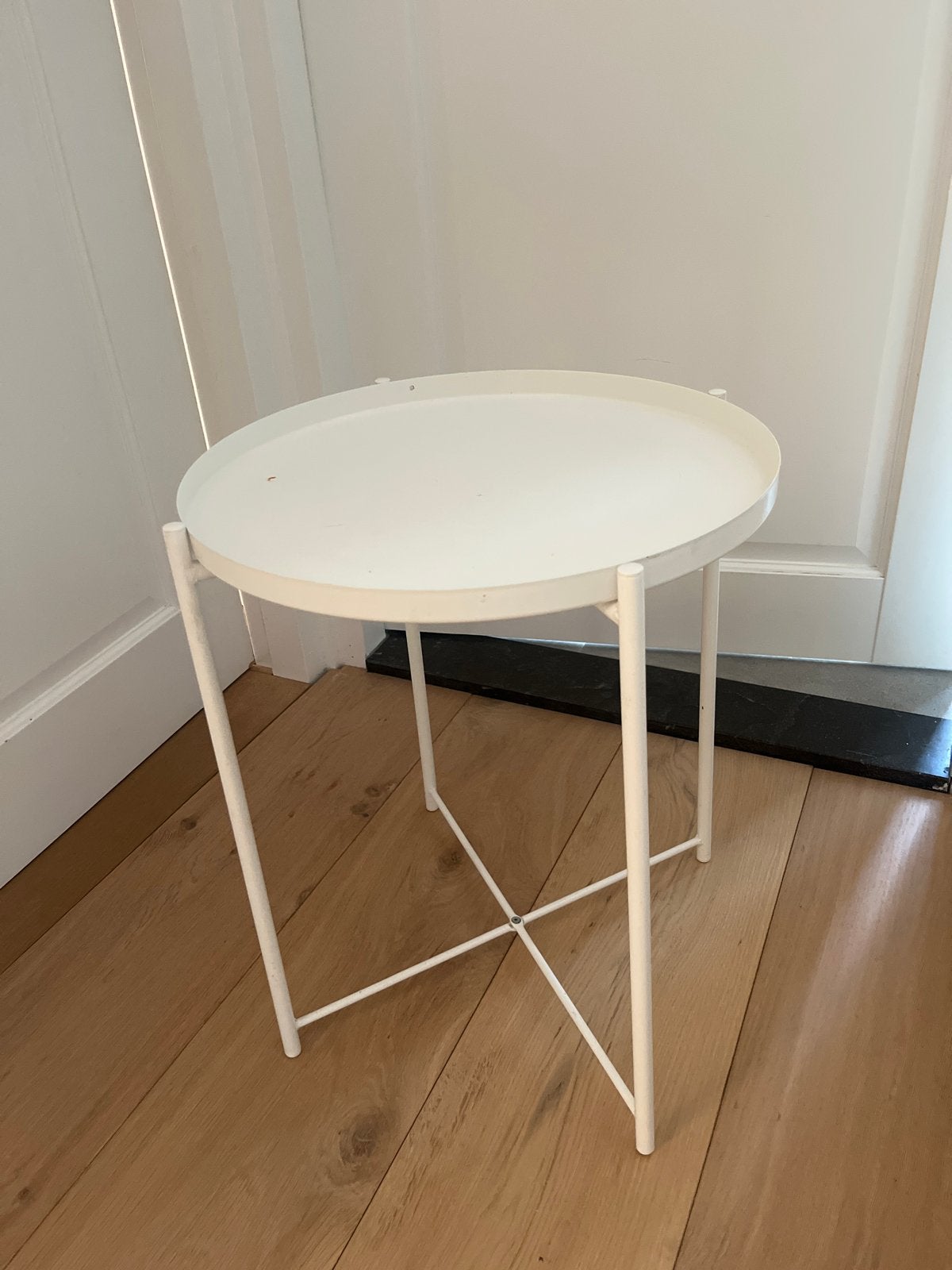 IKEA Gladom bijzettafel met dienblad, Minder dan 55 cm, Gebruikt, Metaal of Aluminium, Rond