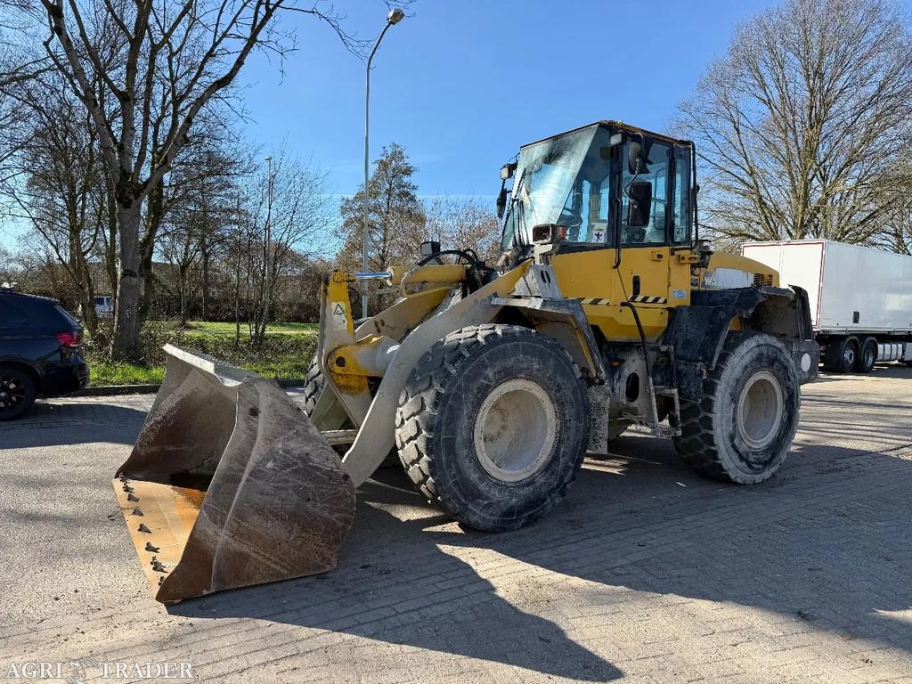 Komatsu WA200 40km/h, Zakelijke goederen, Machines en Bouw | Kranen en Graafmachines, Graafmachine