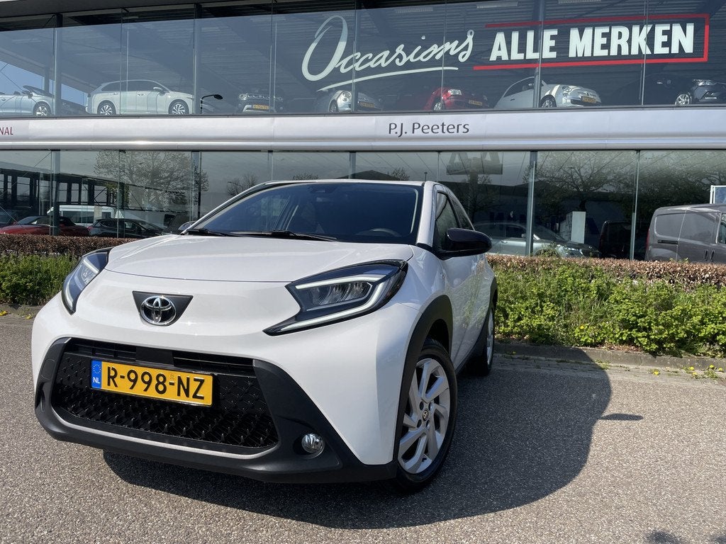 Toyota Aygo X 1.0 VVT-i MT first Achteruitrijcamera - Airco, Stof, Gebruikt, 920 kg, 4 stoelen