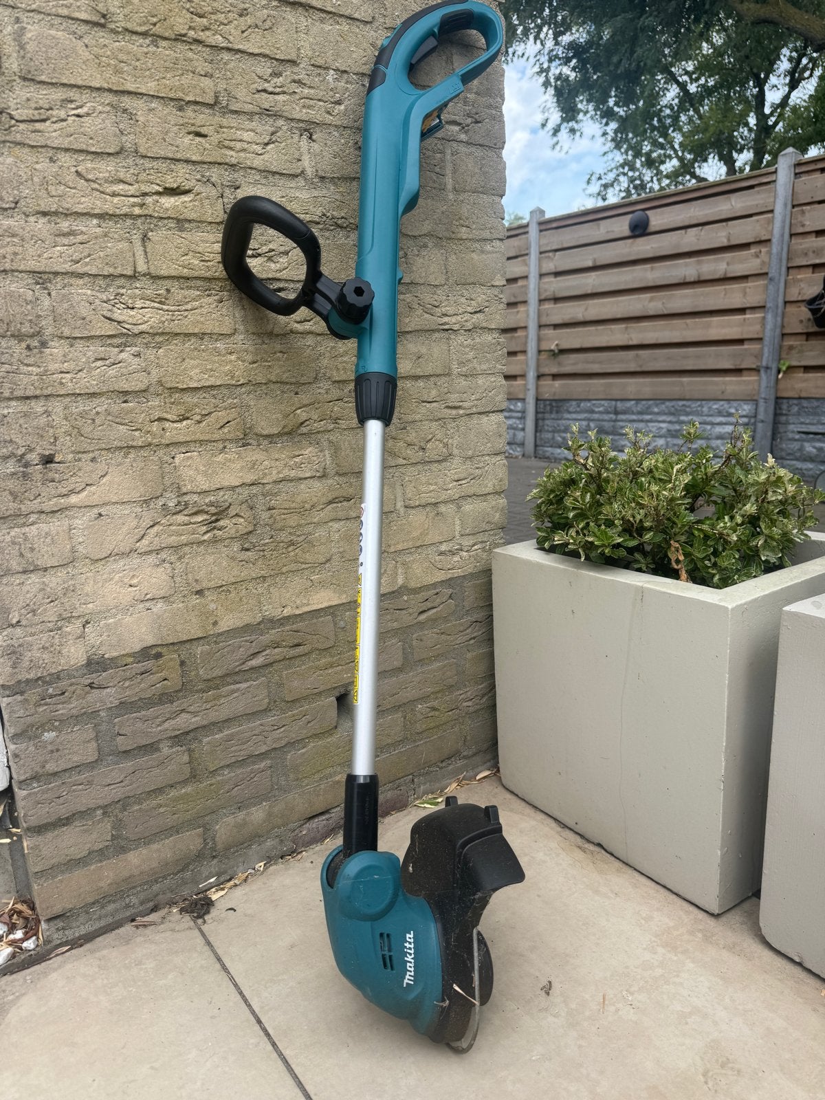 Makita Accu Trimmer - Lichtgewicht en Krachtig, Tuin en Terras, Grasmaaiers, Ophalen, Gebruikt, Accu-grasmaaier