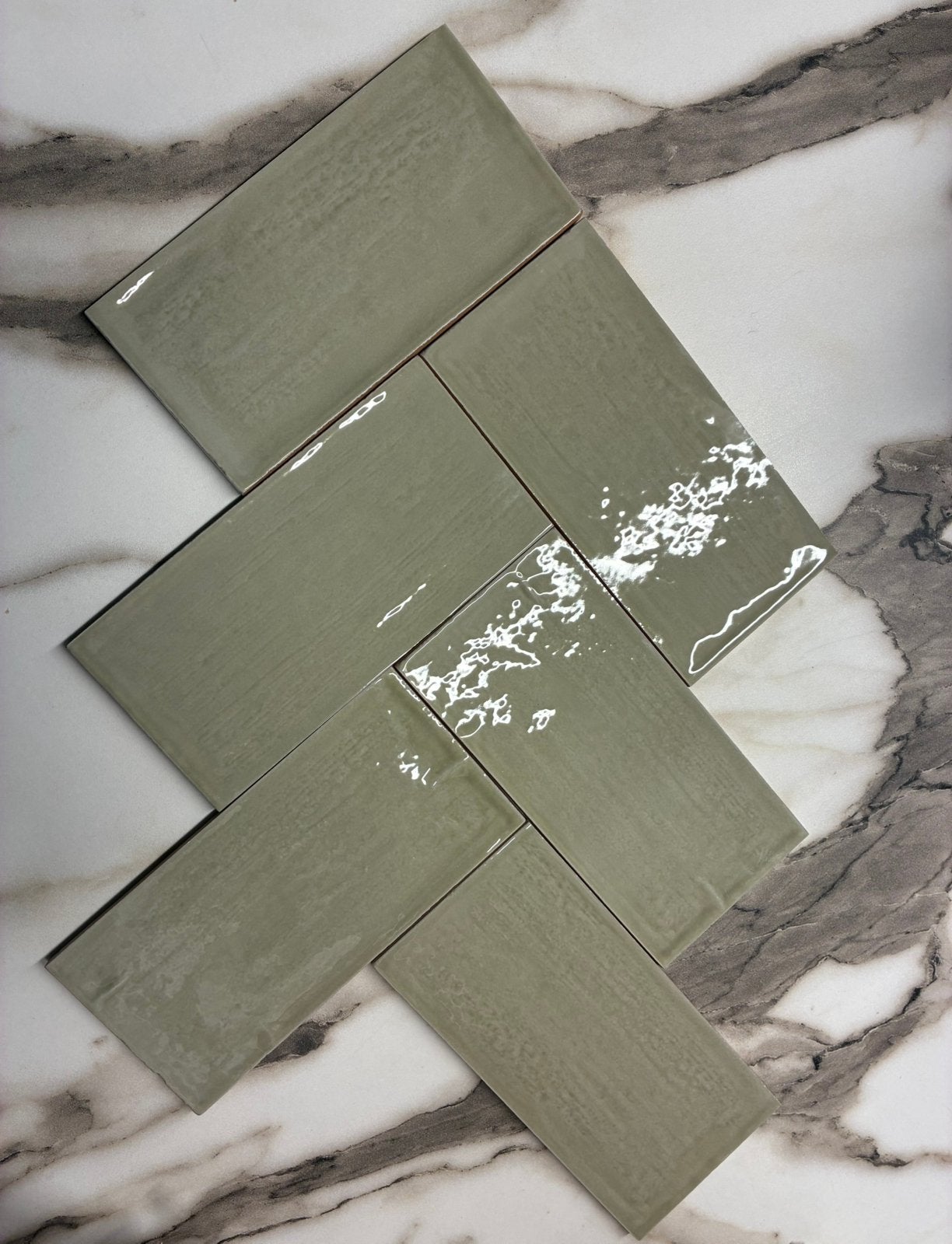 Tegeltje in groen tint  1,5 m2 restpartij, Ophalen of Verzenden, Landmacht, Nederland