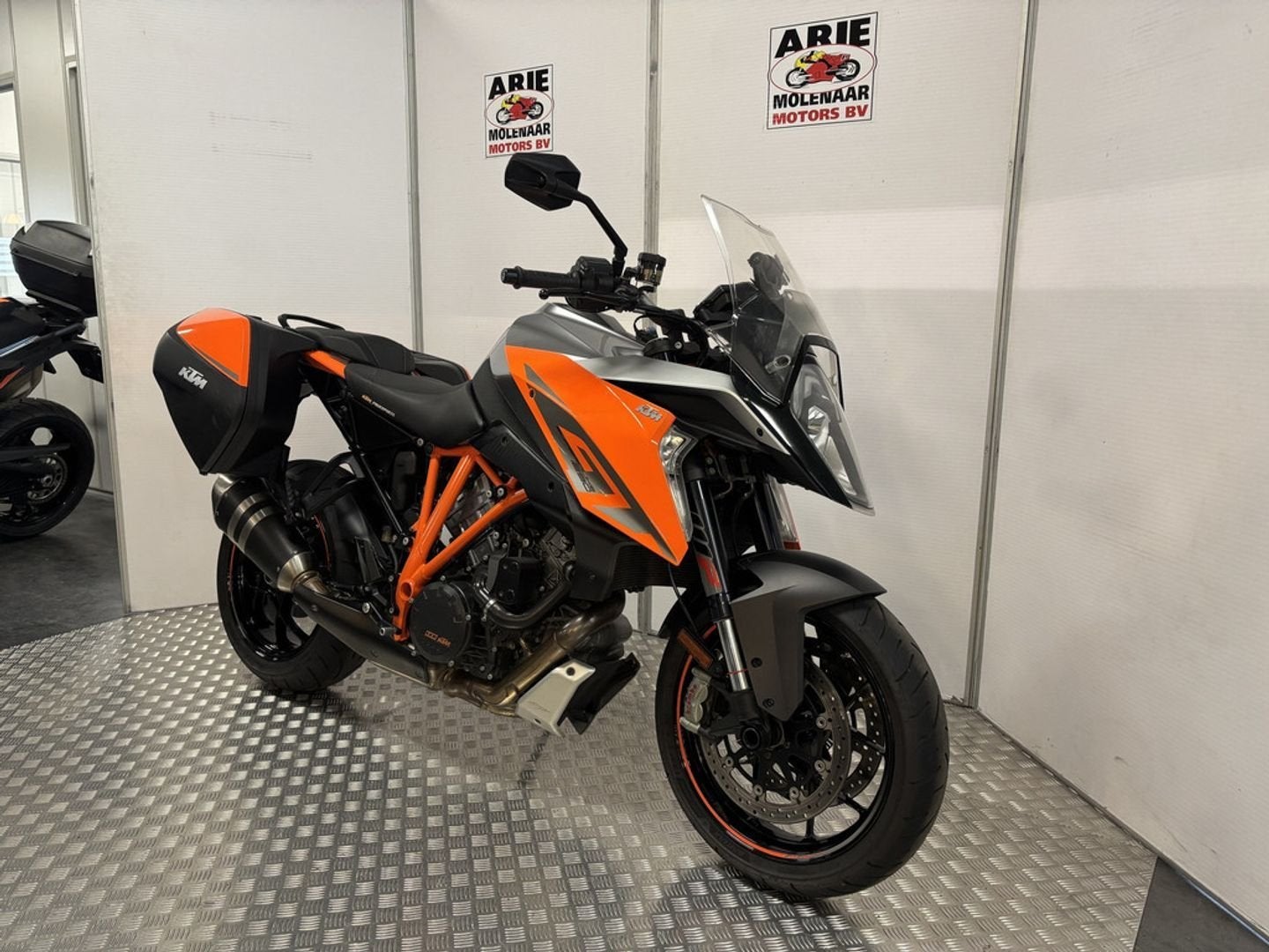 KTM 1290 Super Duke GT (bj 2017), 2 cilinders, KTM, Motorrijbewijs A, Bedrijf
