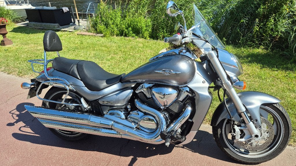 Motorfiets Suzuki M1800R Intruder (als nieuw), Motoren, Motoren | Suzuki, Cardan-aandrijving, 2 cilinders, Motorrijbewijs A, Gebruikt