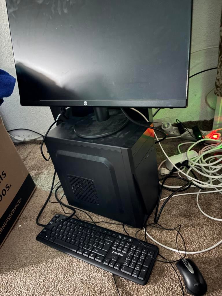 Computer met groot scherm windows11, Computers en Software, Desktop Pc's, Ophalen, Zo goed als nieuw, Onbekend