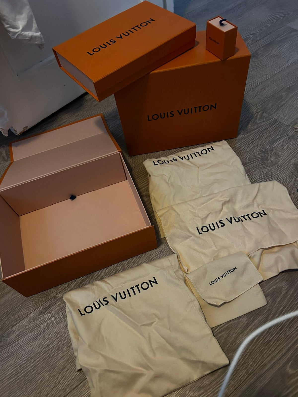 Origineel Louis Vuitton dozen/ tasjes, Doos, Minder dan 35 cm, Ophalen of Verzenden, Zo goed als nieuw