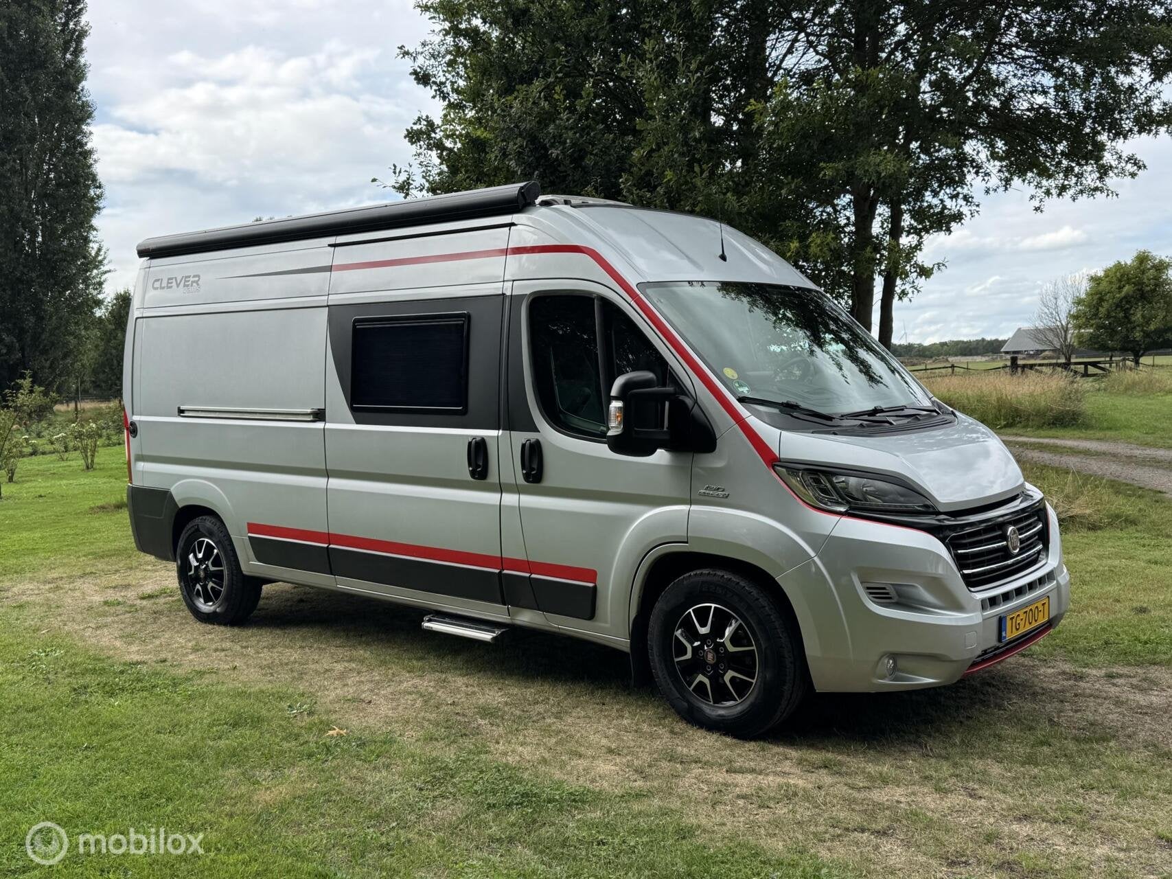 Pössl Clever 600 | Buscamper | Zonnepanelen | Luchtvering |, Caravans en Kamperen, Campers, Verwarmde buitenspiegels, Airbags