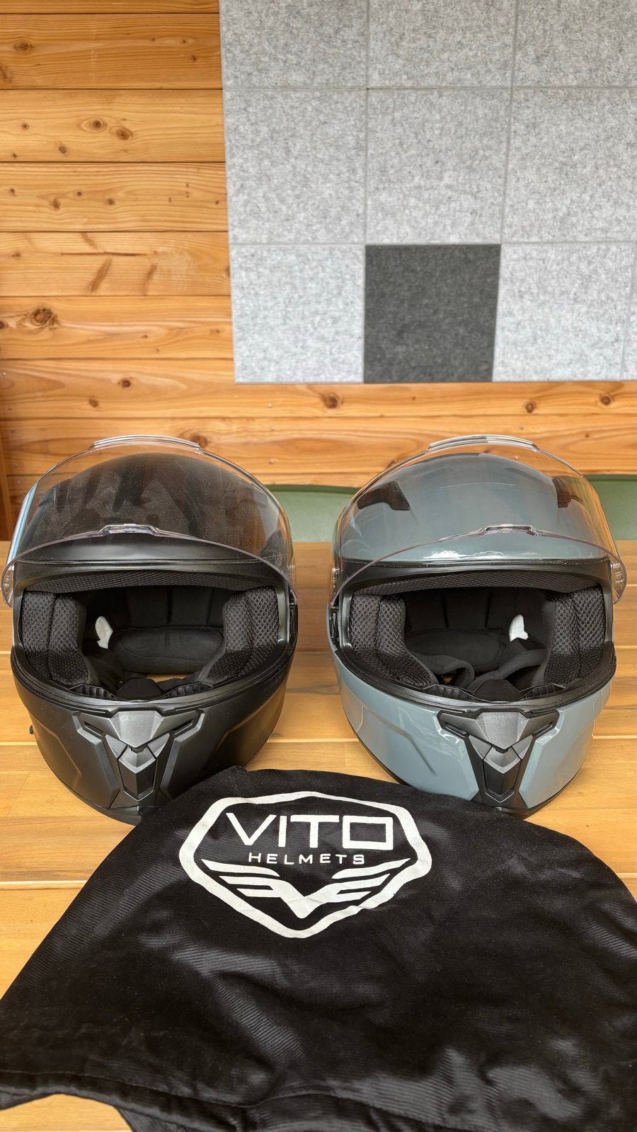 Vito Helmen - Zwart en Grijs - Maat M, Motoren, Kleding | Motorhelmen, M, Heren, Integraalhelm, Tweedehands