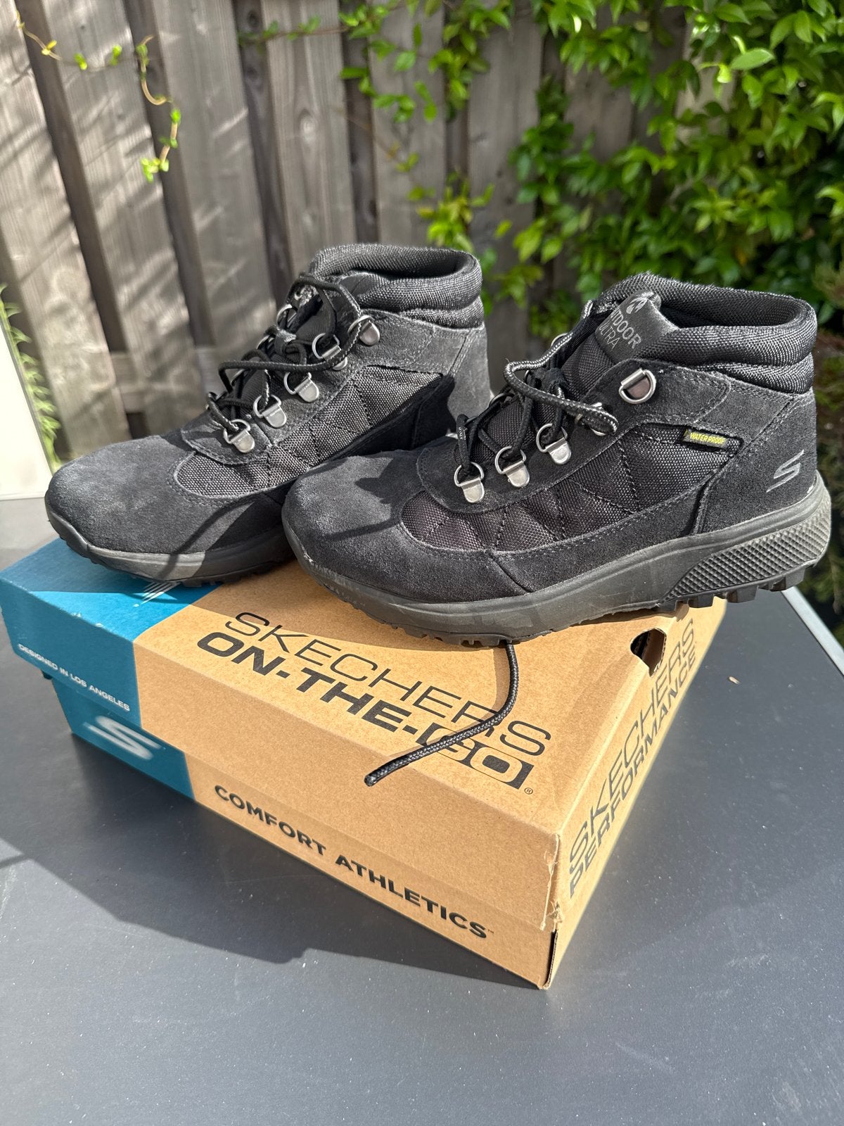 Skechers Outdoor Arch Fit Waterproof Wandelschoenen, Kleding | Dames, Ophalen, Zo goed als nieuw, Zwart, Wandelschoenen