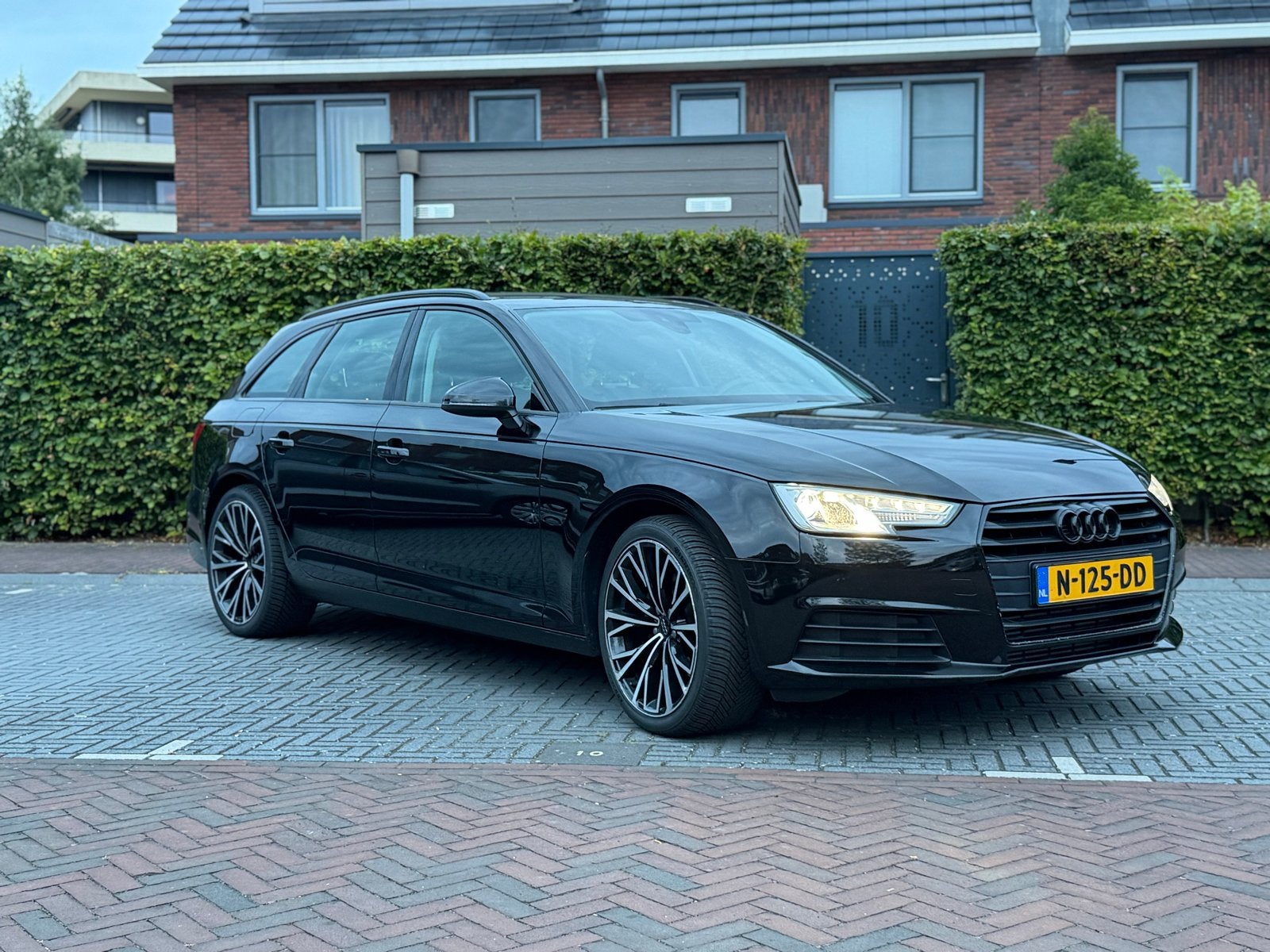 Audi A4 35 Tfsi 245pk S Tronic 2019 Zwart met Apple Careplay, Zwart, 4 cilinders, A4, Zwart