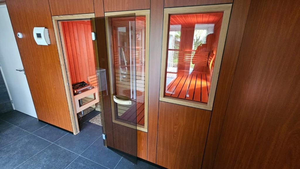 Hoogwaardige 3-in-1 wellness sauna - 10m3, Sport en Fitness, Sauna, Ophalen, Gebruikt, Fins of Traditioneel, Complete sauna