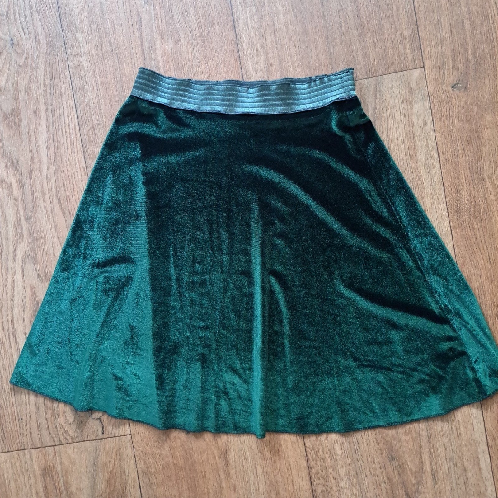 groen fluwelen rokje mt. XS, Ophalen of Verzenden, Zo goed als nieuw, Knielengte, Maat 34 (XS) of kleiner