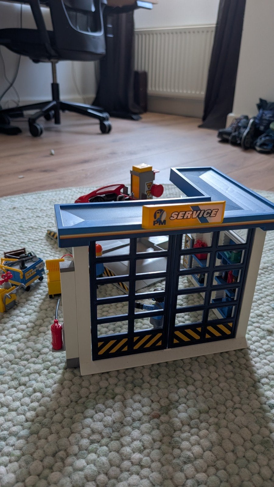 Foto 5 van Playmobil City Life Garage 70202 met auto en figuren