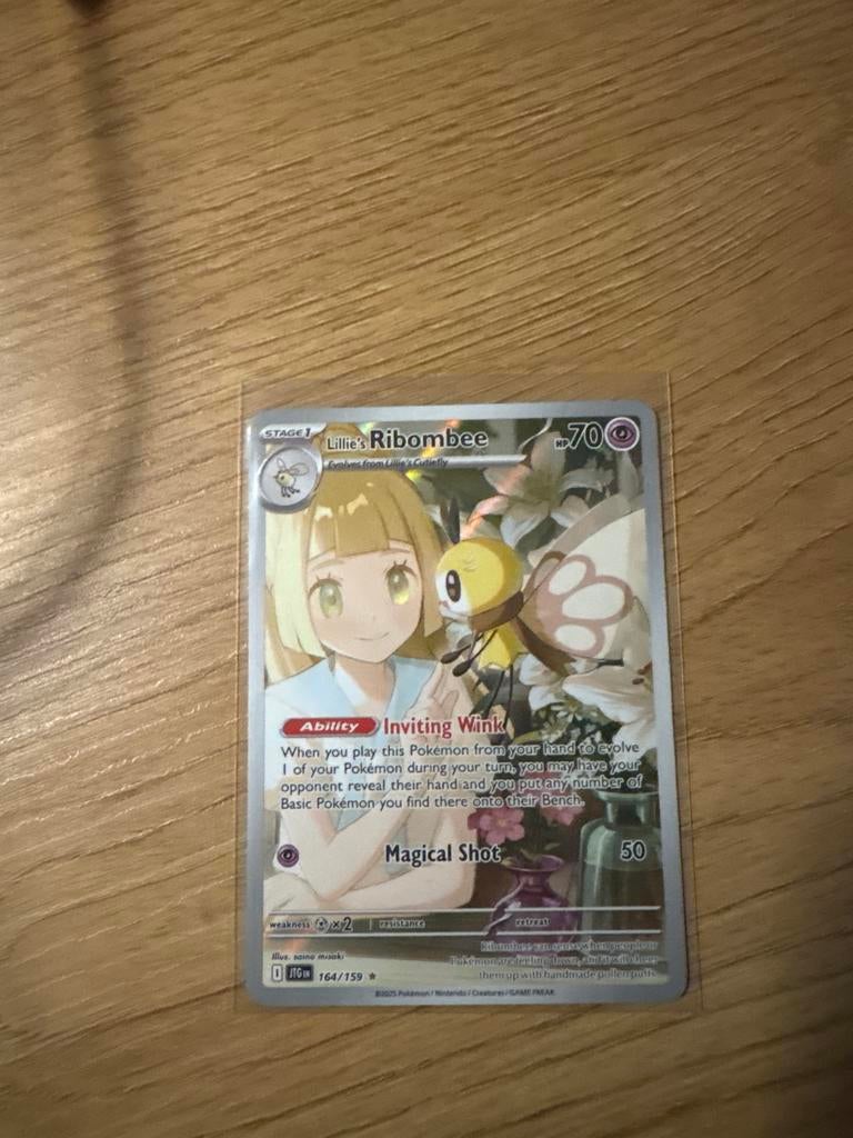 Lillie's Ribombee Pokémon Kaart 164/159, Ophalen of Verzenden, Nieuw, Losse kaart