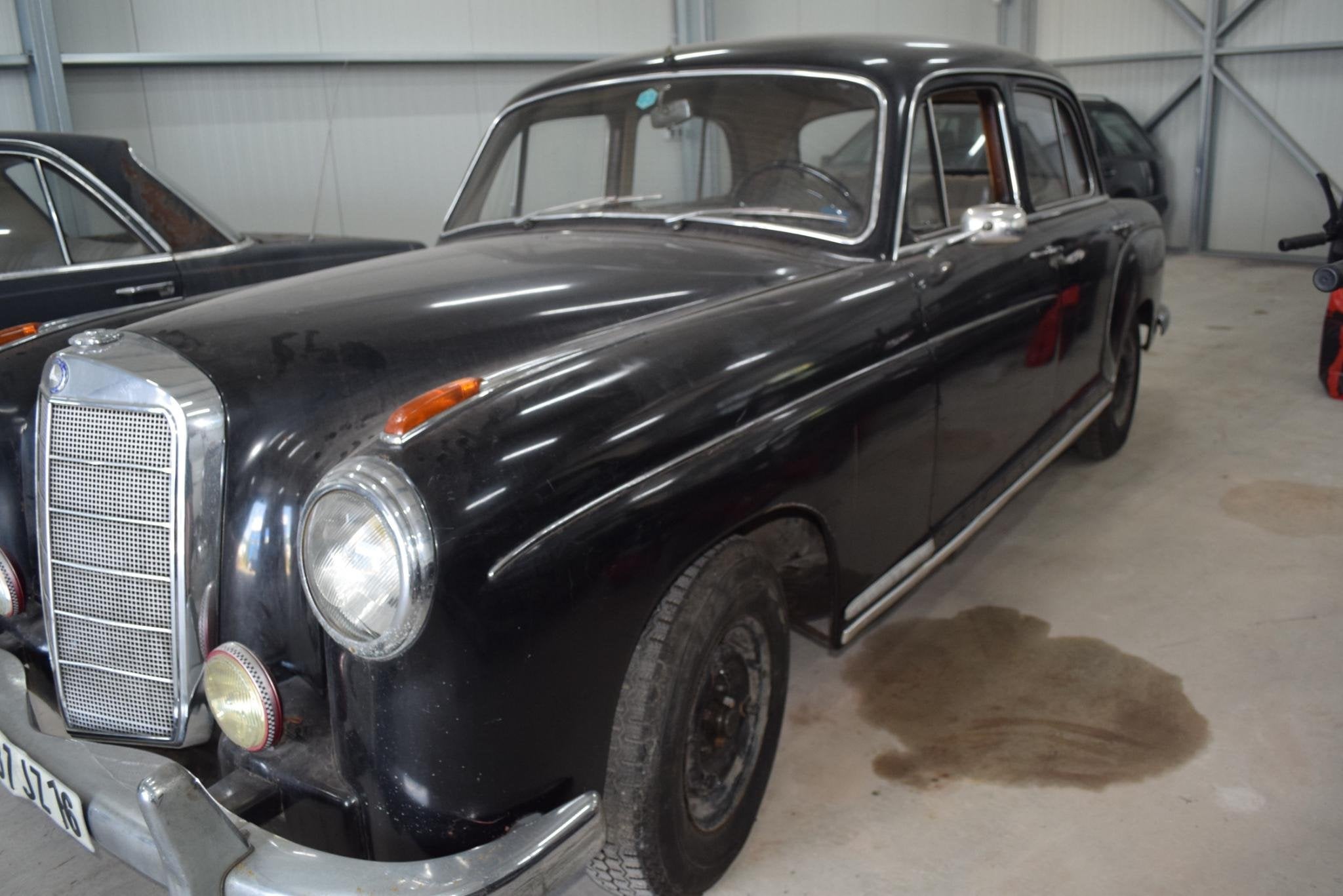 mercedes 220 S, Auto's, Stof, Gebruikt, Overige carrosserieën, Overige brandstoffen