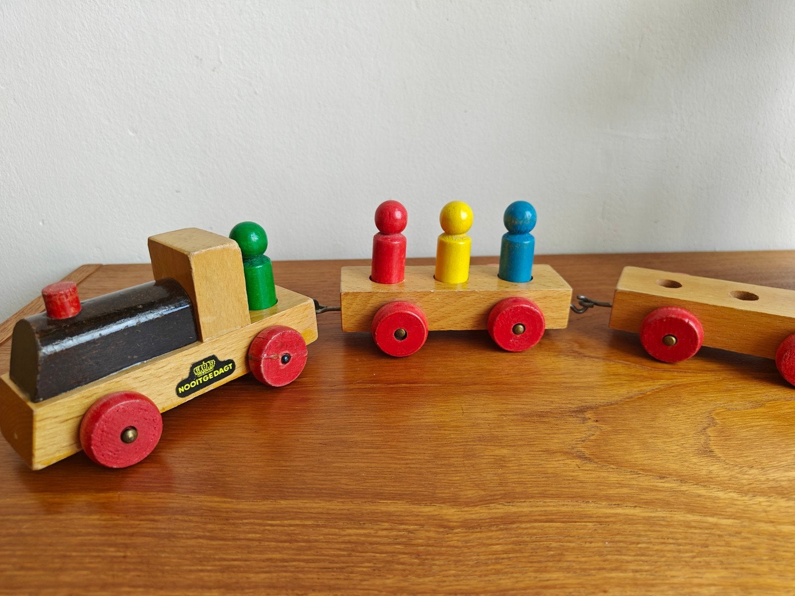 Vintage houten trein met poppetjes - Nooitgedagt, Ophalen of Verzenden, Gebruikt