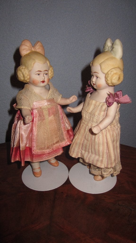 2 ANTIEKE POPJES HERTNIG TWINS  VERZENDEN MOGELIJK, Antiek en Kunst, Antiek | Speelgoed, Ophalen