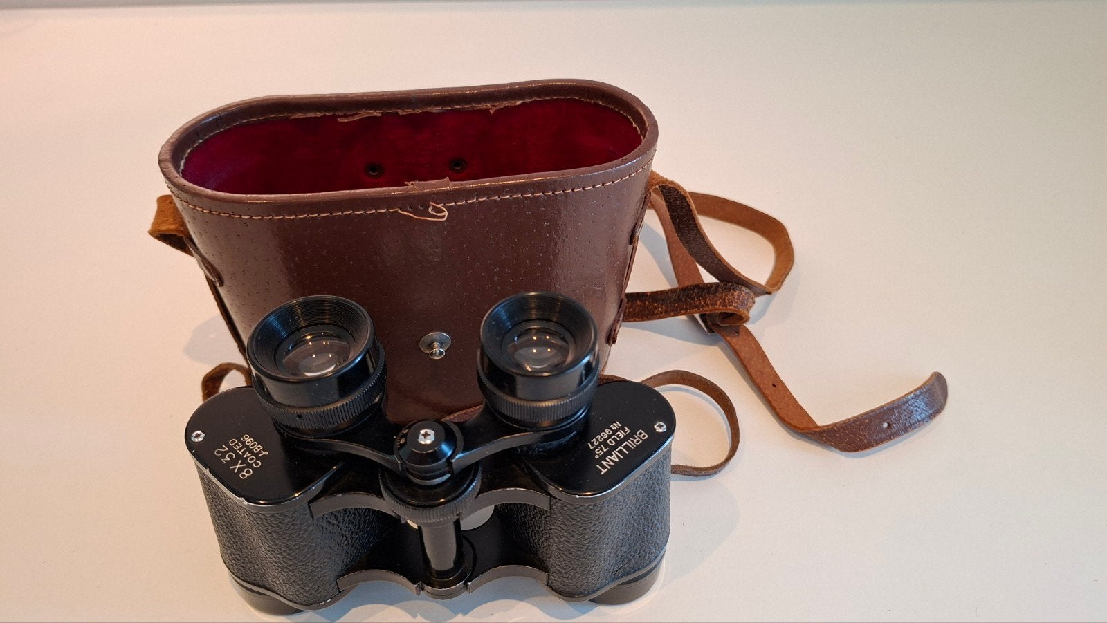 Vintage verrekijker Brillant 8x32 met leren tas, Gebruikt, 8 tot 12x, Met hoes of tas, Porro (met knik)