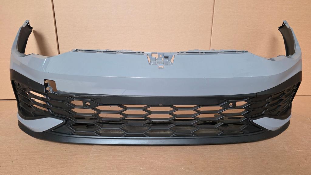 Voorbumper VW Golf 8 VIII GTI CLUBSPORT 5H0807221D 4xPDC, Gebruikt, -, Voor, Ophalen of Verzenden