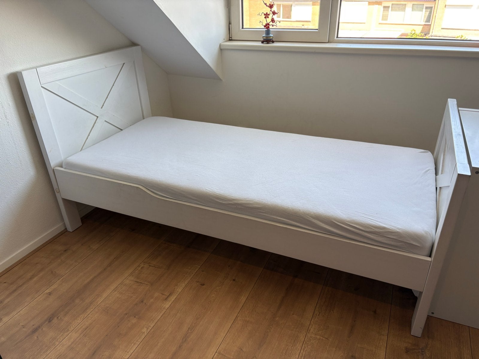 Eenpersoonsbed wit met lattenbodem, Ophalen, Gebruikt, 90 cm, Eenpersoons