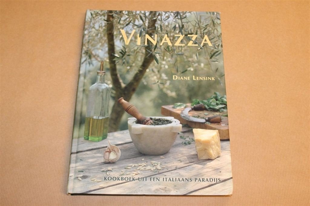 Vinazza — Italiaans Kookboek, Groot Formaat, Boeken, Kookboeken, Ophalen of Verzenden, Gelezen, Italië