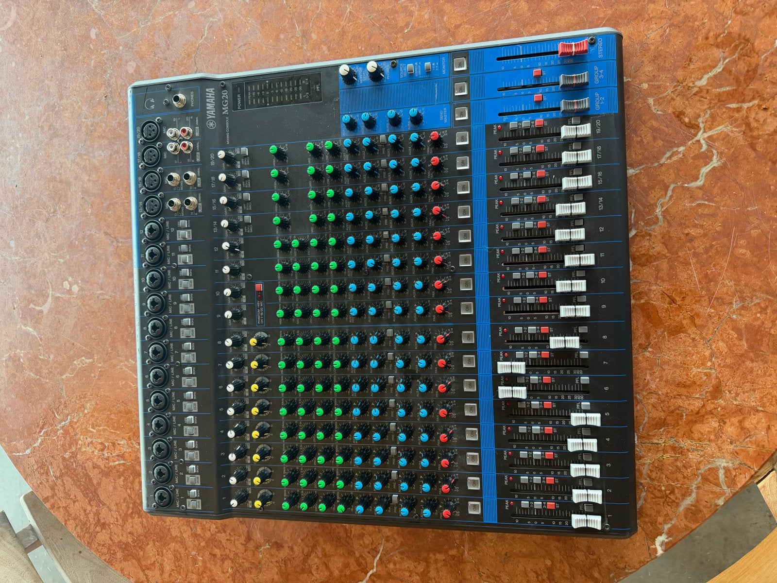 Yamaha MG20 Mengpaneel - Zo goed als nieuw met stroomkabel, Ophalen, Zo goed als nieuw, 20 kanalen of meer, Microfooningang