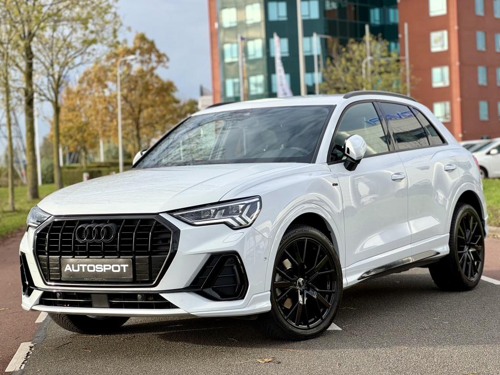 Audi Q3 35 TFSI S-Line Black Ed. Navi Keyless Camera Matrix, Automaat, 1525 kg, 4 cilinders, 150 pk