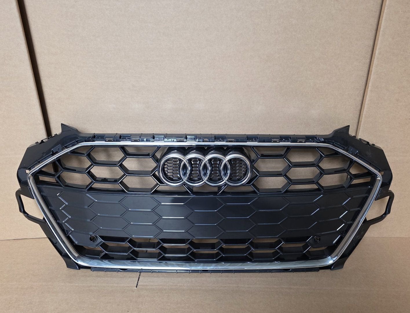 Grill Audi A4 B9 8W S-line Facelift Origineel Grille bj.2019, Auto-onderdelen, Gebruikt, -, Voor, Ophalen of Verzenden