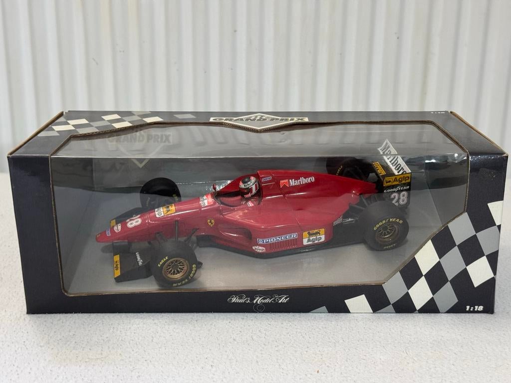 1:18 F1 Ferrari 412T1 1994 MARLBORO Minichamps, Hobby en Vrije tijd, Modelauto's | 1:18, Ophalen of Verzenden, Zo goed als nieuw