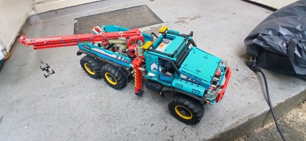 Lego Technic 6x6 Allterrain Sleepwagen (Set 42070), Lego, Compleet, Ophalen of Verzenden, Zo goed als nieuw