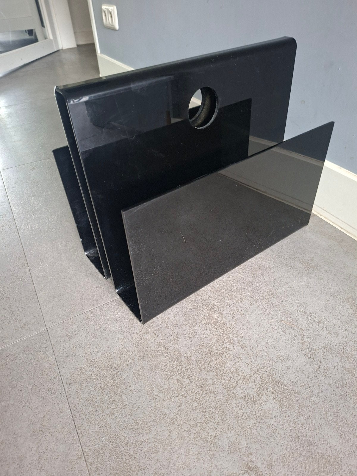 Lectuurbak design zwart acryl, Huis en Inrichting, Woonaccessoires | Krantenbakken en Lectuurbakken, Ophalen of Verzenden