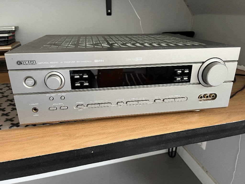 Yamaha RX-V440RDS Receiver met Logitech Bluetooth, Yamaha, Ophalen of Verzenden, Zo goed als nieuw, 120 watt of meer