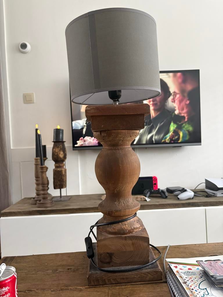 Houten baluster tafellamp met grijze kap, Ophalen, Gebruikt