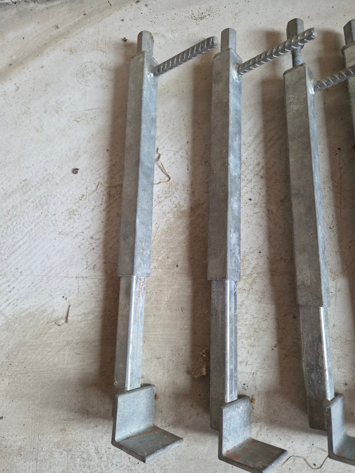 5 gevelklemmen, Ophalen of Verzenden, Zo goed als nieuw