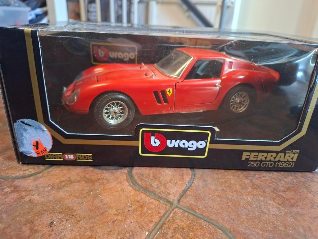 Burago Ferrari 250 GTO (1962) -  in doos, Hobby en Vrije tijd, Modelauto's | 1:18, Ophalen of Verzenden, Zo goed als nieuw, Bburago