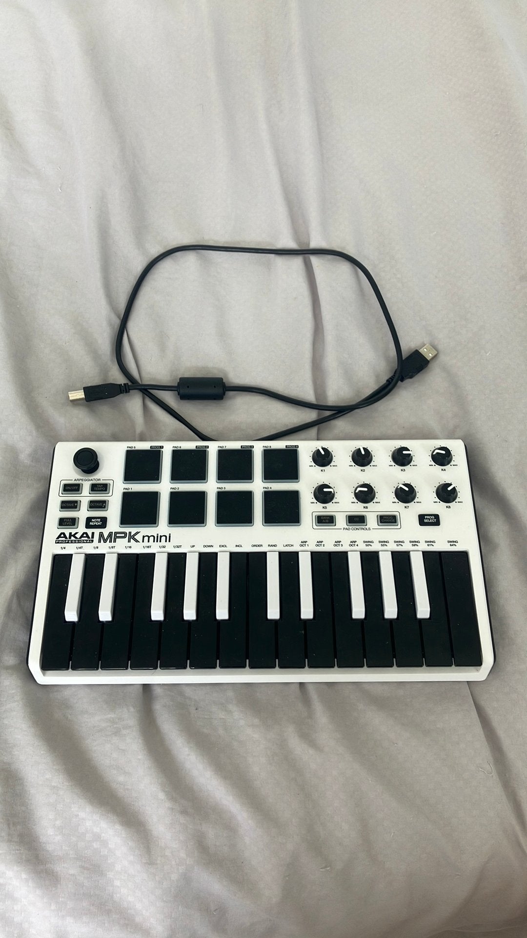 Akai MPK MINI MK2 midi controller | white & black, Ophalen, Zo goed als nieuw