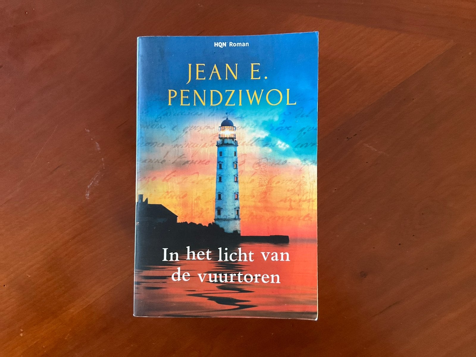 In het licht van de vuurtoren - Jean E. Pendziwol, Ophalen of Verzenden, Zo goed als nieuw, Nederland