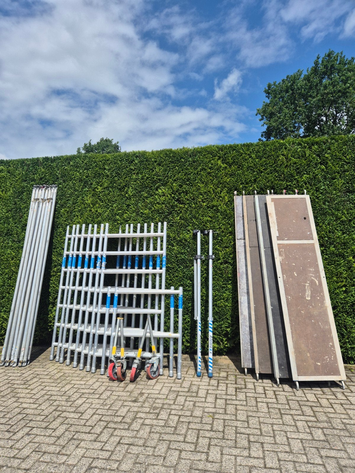 Mooi aluminium rolsteiger 10.20 werkhoogte, Doe-het-zelf en Verbouw, Steigers, Ophalen, Rolsteiger of Kamersteiger, 5 meter of hoger