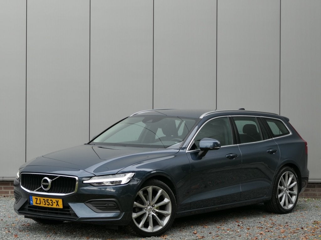 Volvo V60 2.0 T4 AUT Momentum 12 MND garantie DAB+ / Trekhaa, Automaat, 12 maanden, 15 km/l, Euro 6