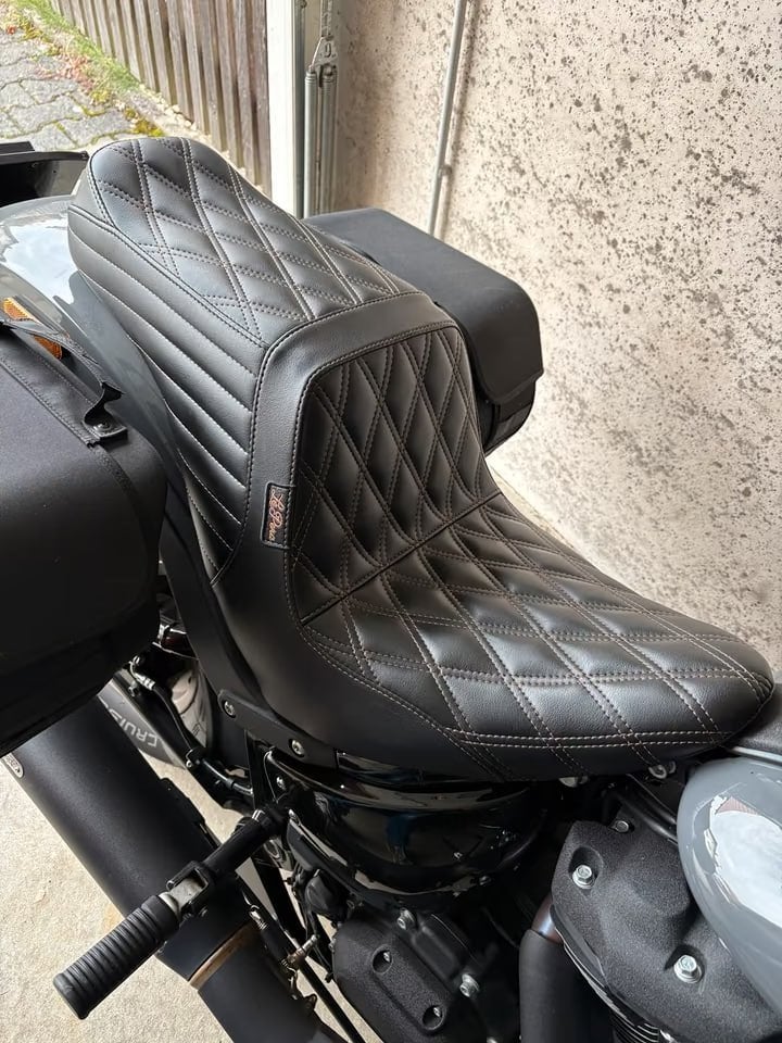 La Pera Clubstyle-zadel voor Harley-Davidson Sport Glide, Motoren, Ophalen of Verzenden, Gebruikt