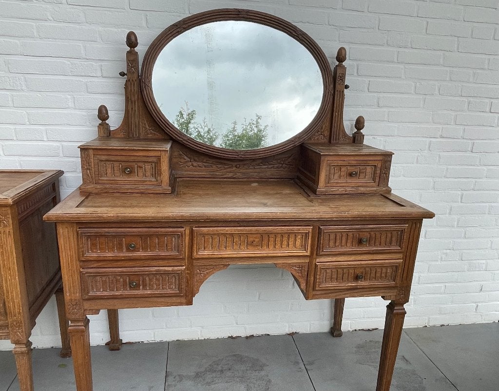 Antieke Frans puur (massief) eiken kaptafel met nachtkastje., Antiek en Kunst, Antiek | Glas en Kristal, Ophalen