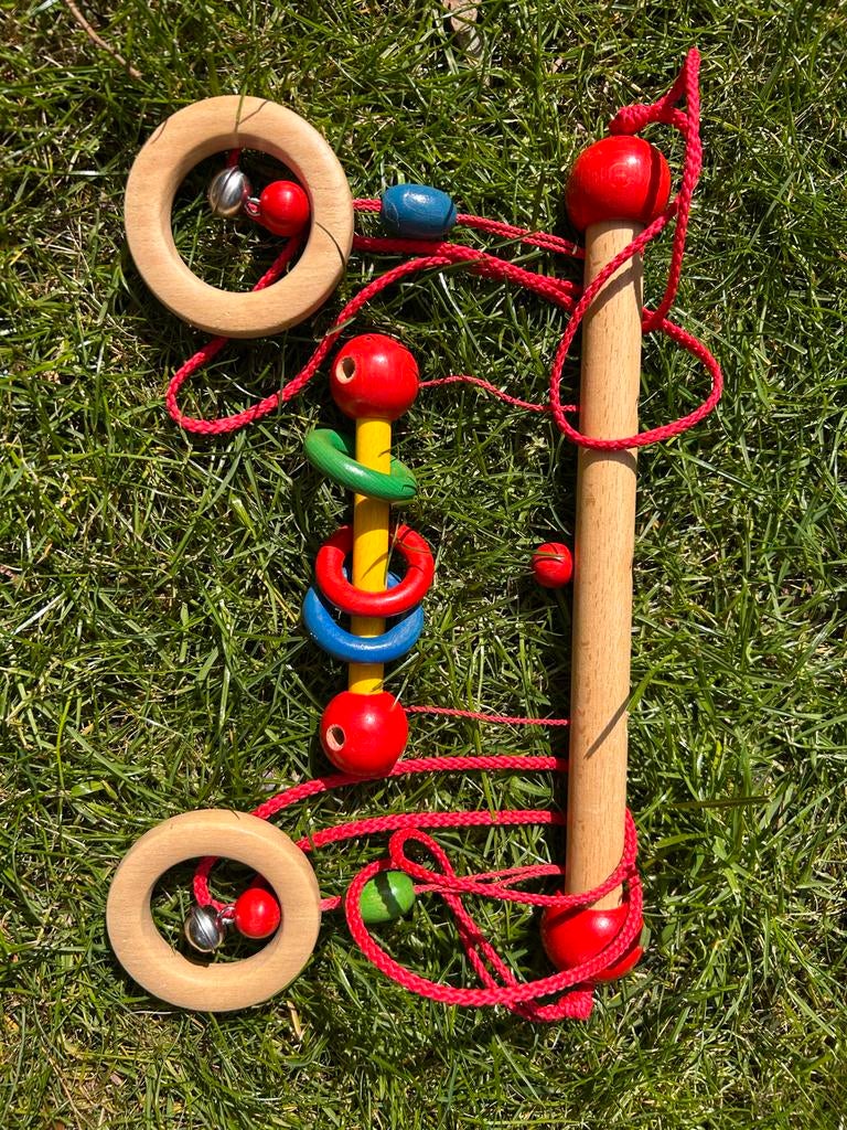 Houten boxslinger met ringen en kralen, Ophalen, Gebruikt, Overige typen, Met geluid