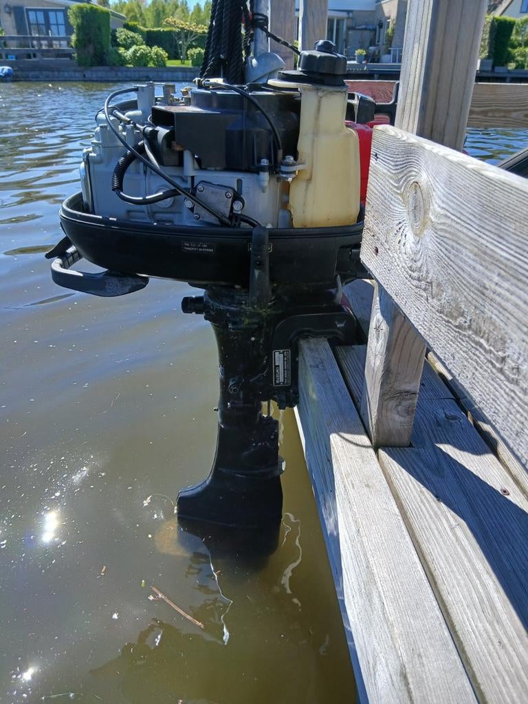 Te koop 4 pk langstaart suzuki four stroke., Watersport en Boten, Vis- en Consoleboten, Ophalen, Gebruikt, Tot 10 pk, 3 tot 6 meter