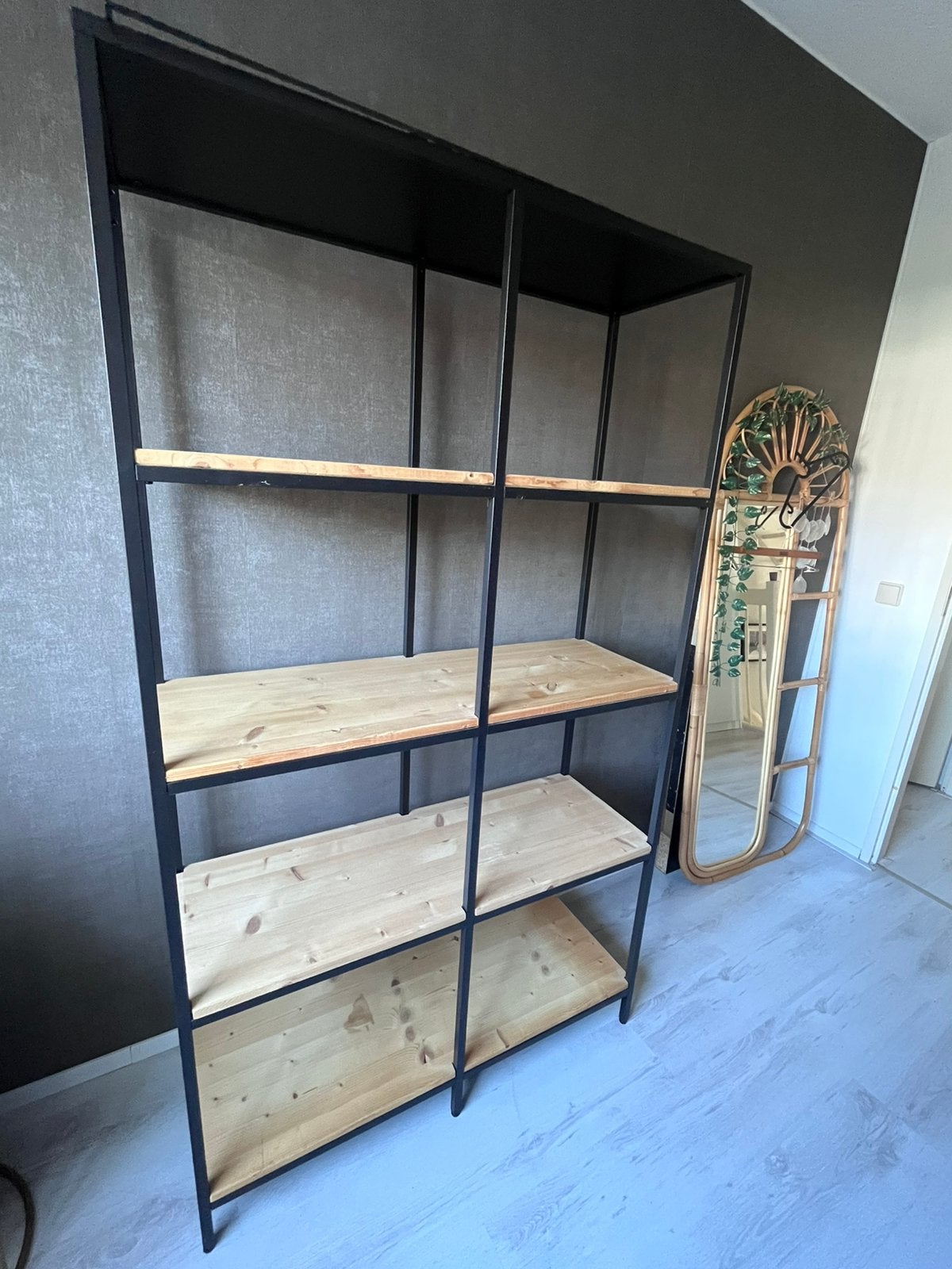 Stellingkast Vittsjö Ikea, Ophalen, Zo goed als nieuw