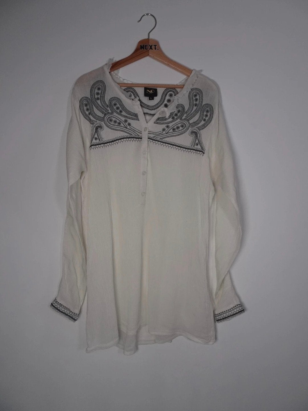 - NÜ Denmark blouse / tuniek maat XL
- Maat XL
- Zo goed als, Verzenden, Wit, Maat 46/48 (XL) of groter, Zo goed als nieuw