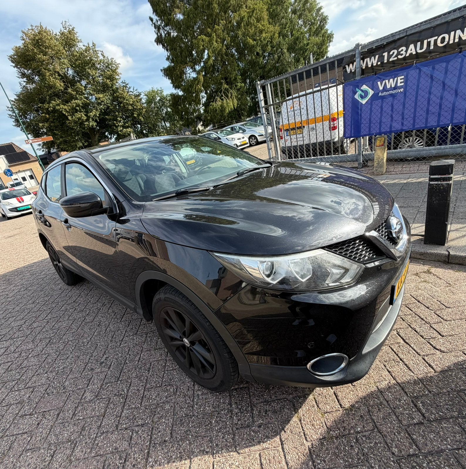 Nissan Qashqai 2016 Zwart 1.2 | 4 extra winterbanden, Auto's, Voorwielaandrijving, 4 cilinders, Zwart, Origineel Nederlands