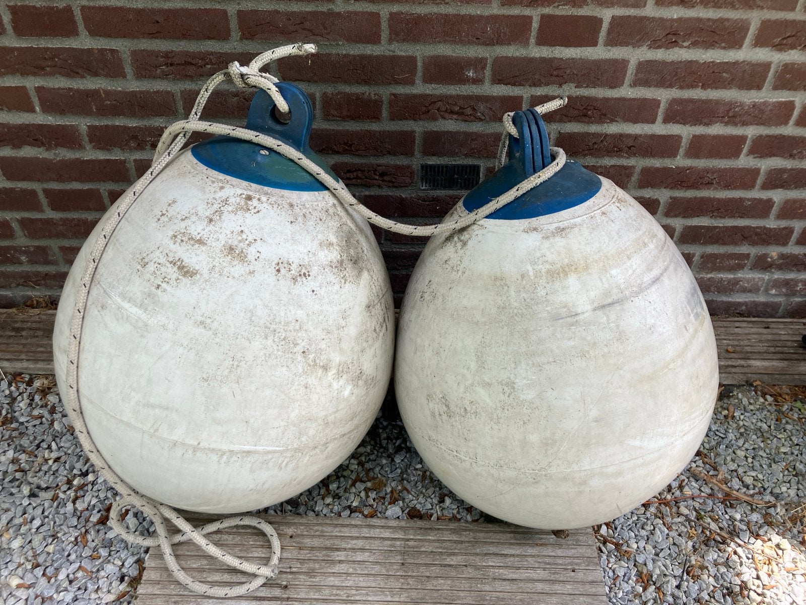 2 stuks stootwillen / boeien met touw 48cm diameter, Ophalen of Verzenden, Gebruikt, Overige typen
