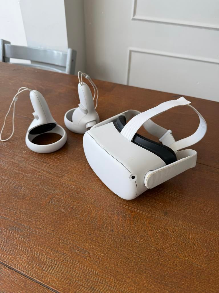 Oculus Quest 2 - Zo goed als nieuw met opbergcover, Spelcomputers en Games, Virtual Reality, Ophalen, Zo goed als nieuw, VR-bril