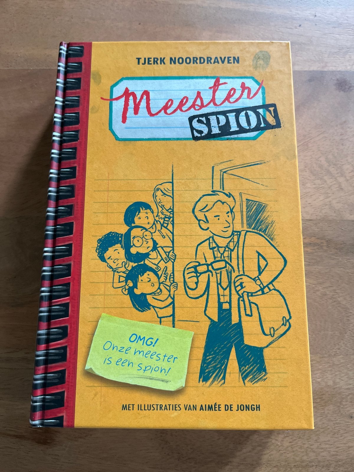 Meester Spion - Tjerk Noordraven (kinderboek), Ophalen of Verzenden, Zo goed als nieuw, Fictie